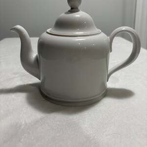 Seltmann Weidner Bavaria White Porcelain Teapot With Lid